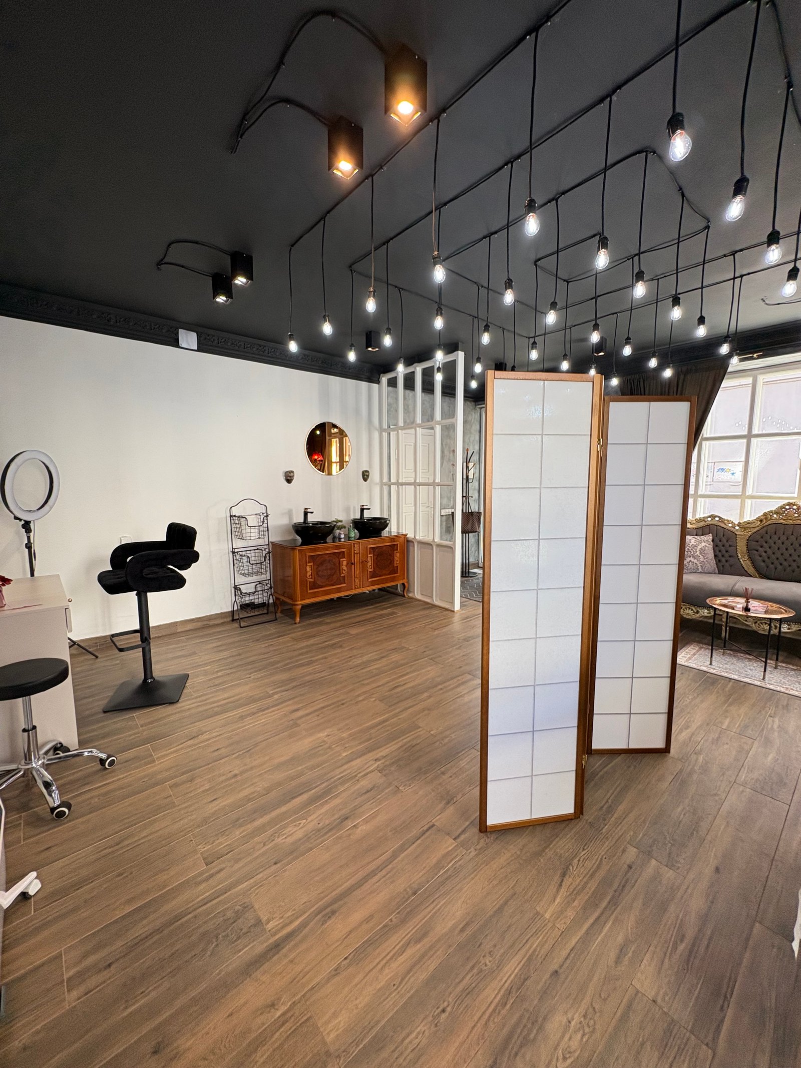 Akvilė Glow Beauty Studio darbo zona